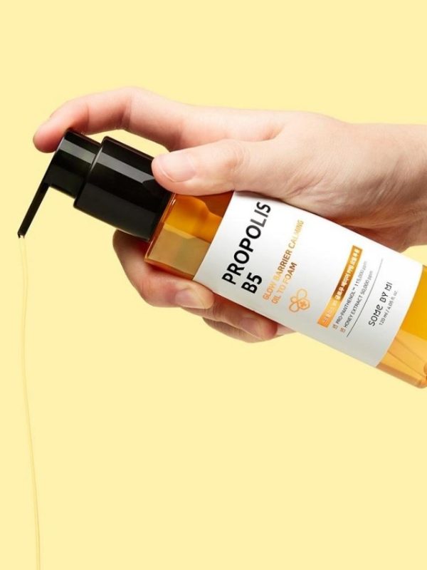 some by mi PROPOLIS B5 GLOW BARRIER CALMING OIL TO FOAM